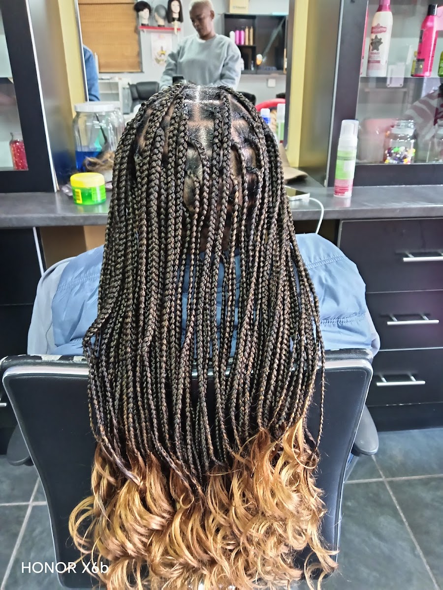 Sthandos hair studio